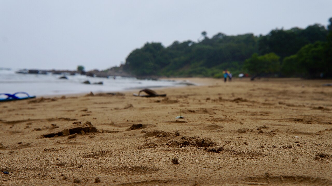 Marble Beach, Trincomalee. Photo: Tstriker7, CC BY-SA 4.0, via Wikimedia Commons
