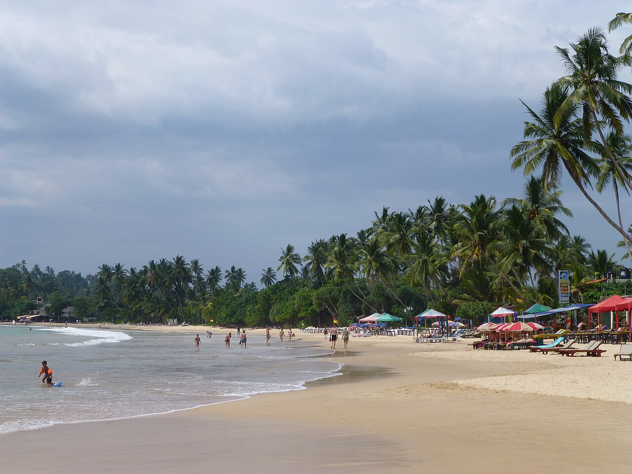 Mirissa beach on the south coast. Photo: Ji-Elle, CC BY-SA 3.0, via Wikimedia Commons