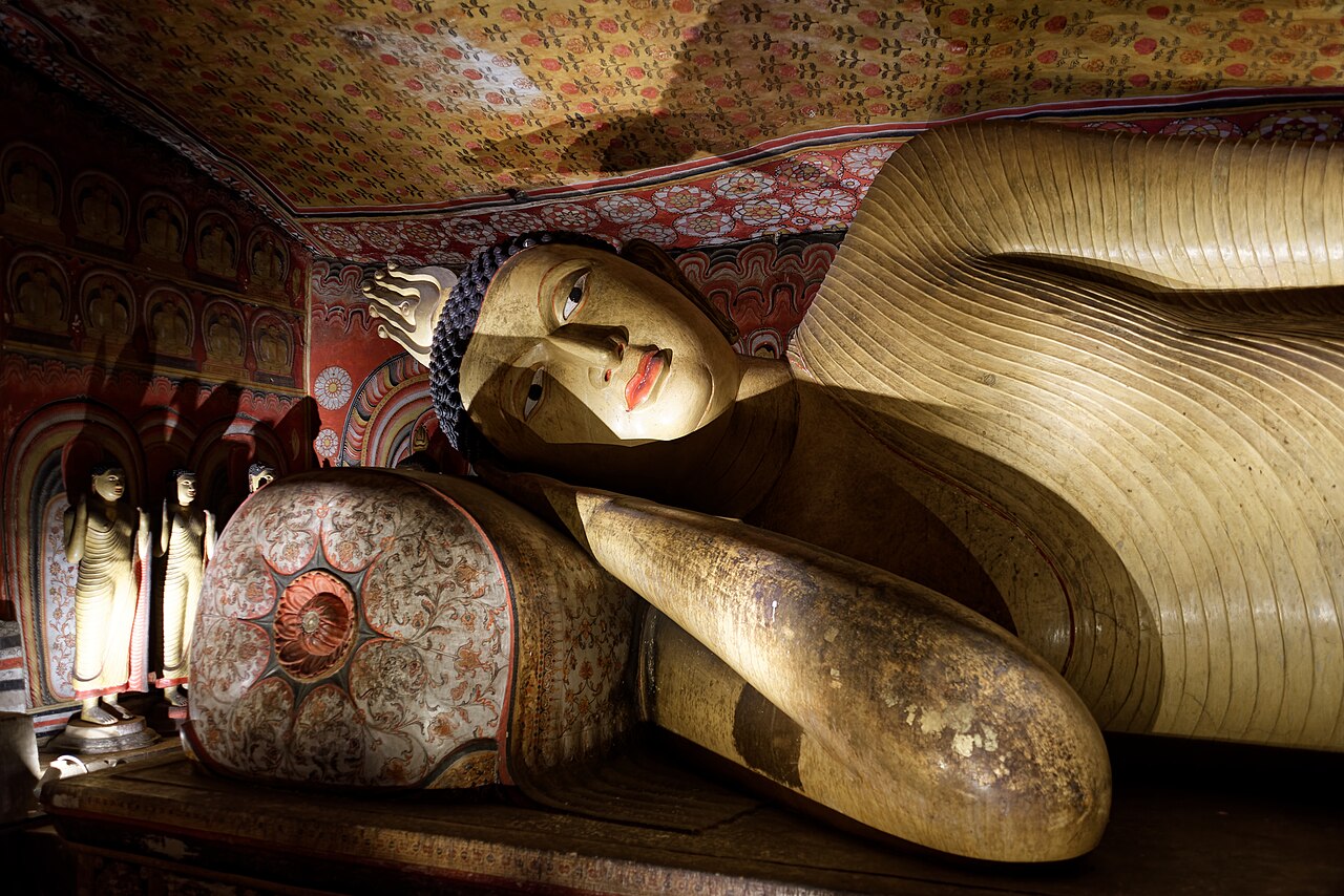 Dambulla cave temple, a short drive from a Sigiriya or Habarana base. Photo: Jakub Hałun, CC BY 4.0, via Wikimedia Commons